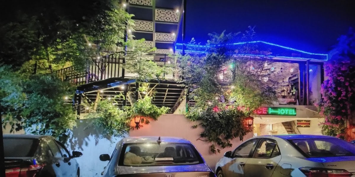Rose Palace Hotel (Liberty, Mall-1)