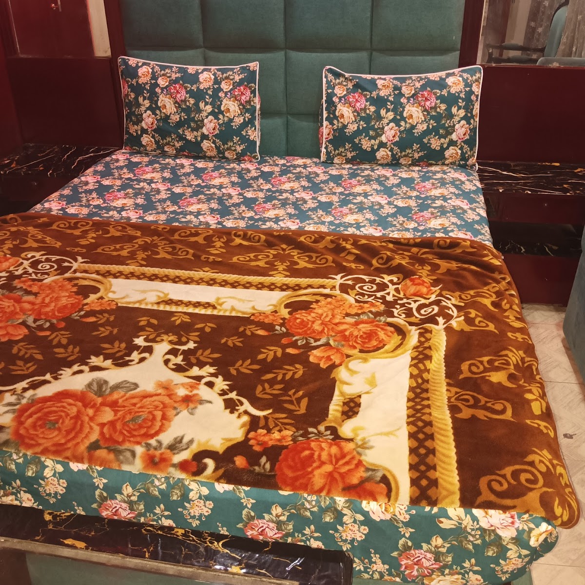 ROYAL FAMILY TIES HOTEL — photo 9