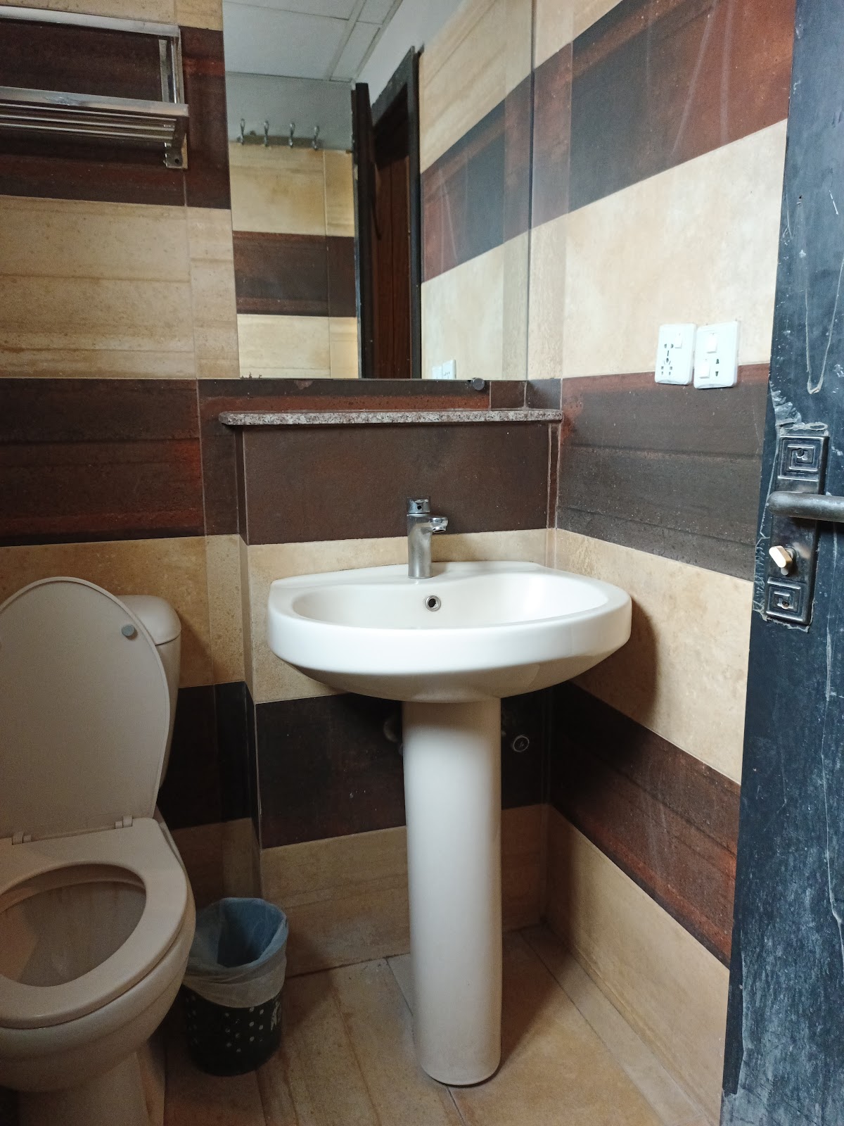 Vaporium apartments Bahria RWP — photo 8