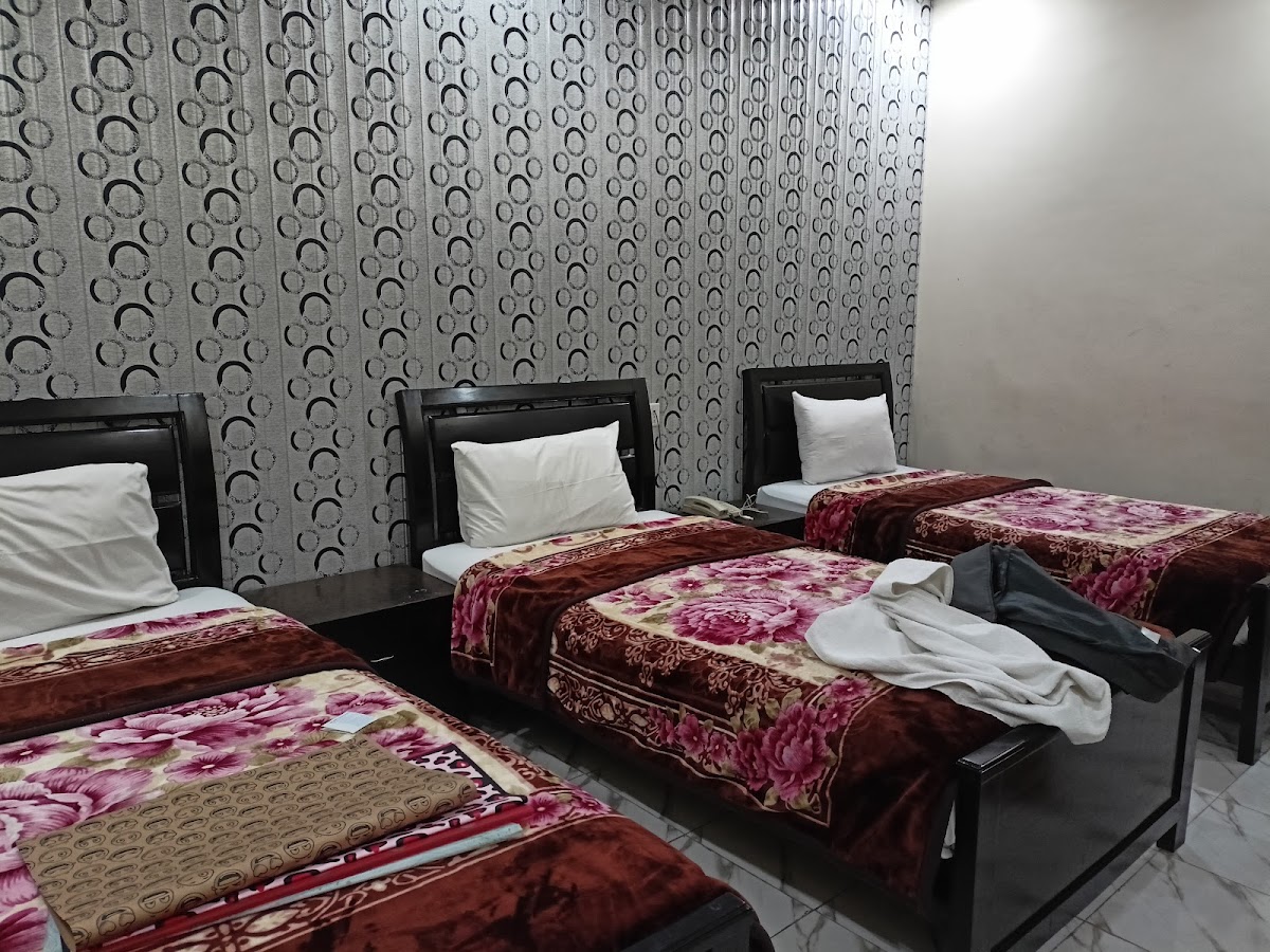 Decent Lodge Guest House - coed hostel in Lahore, Punjab