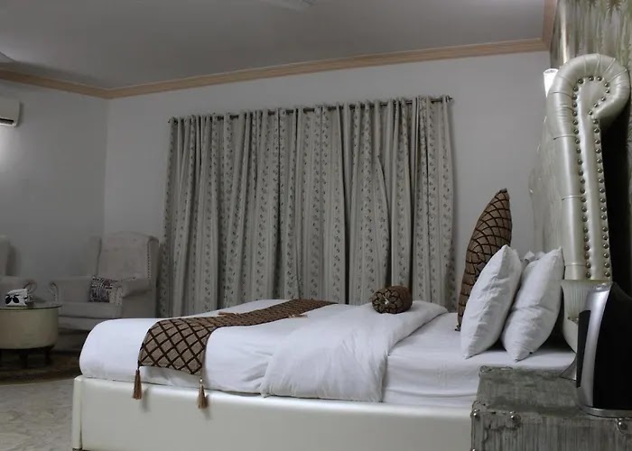 Islamabad Luxe Guest House - coed hostel in Islamabad, Capital Territory