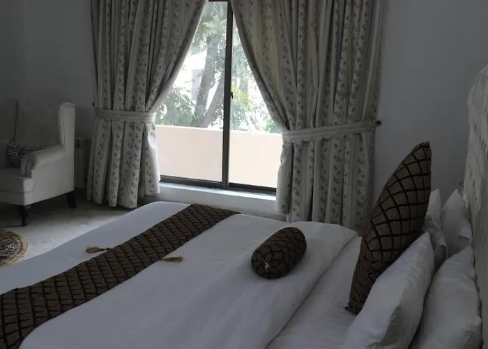 Islamabad Luxe Guest House — photo 8