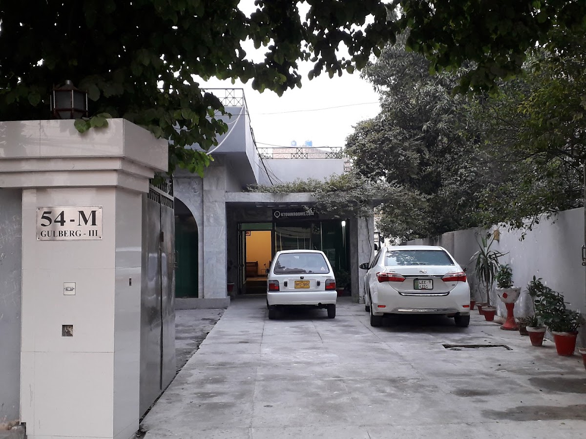 Dhimi Lodges