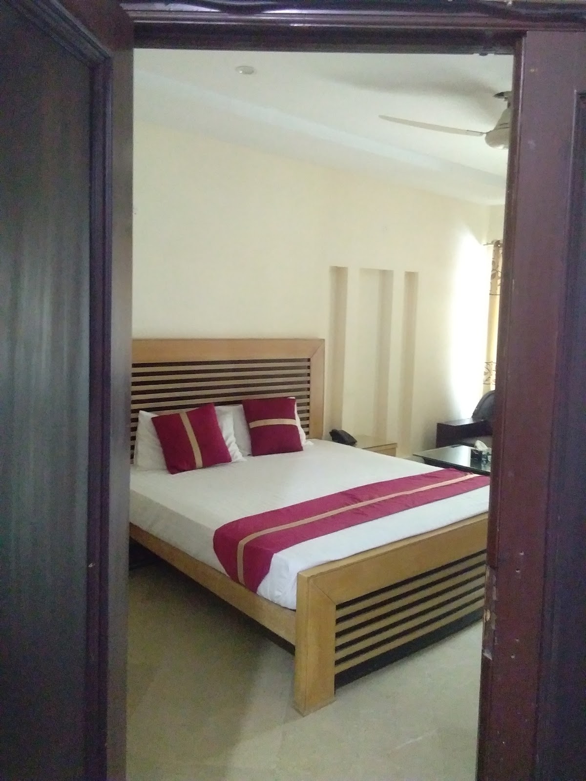 Pearl Suites Guest House Lahore - coed hostel in Lahore, Punjab