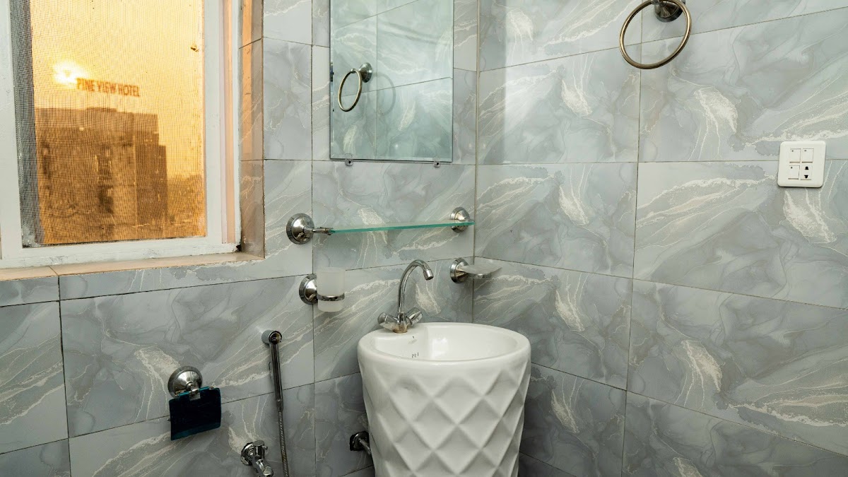 PEACE CONTINENTAL Guest House — photo 6