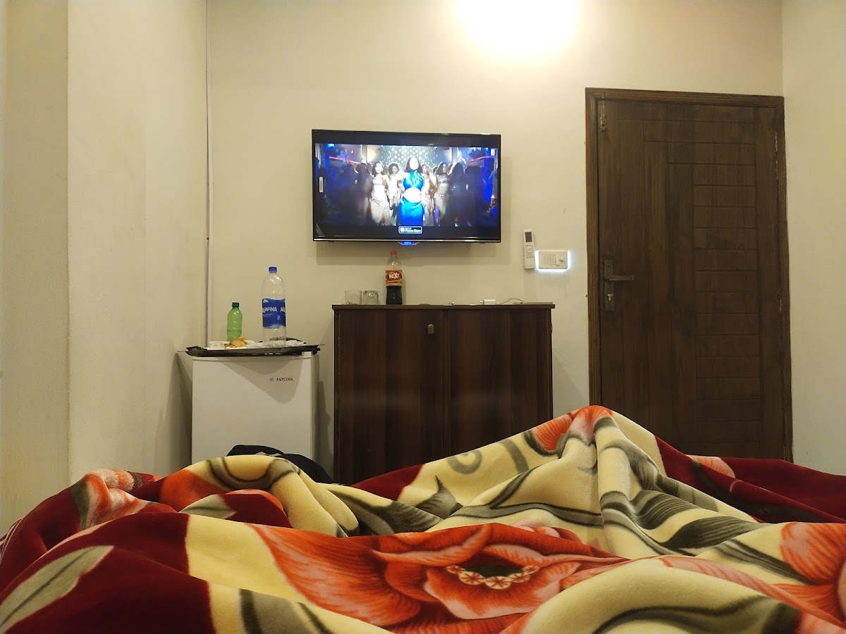 PEACE CONTINENTAL Guest House — photo 8