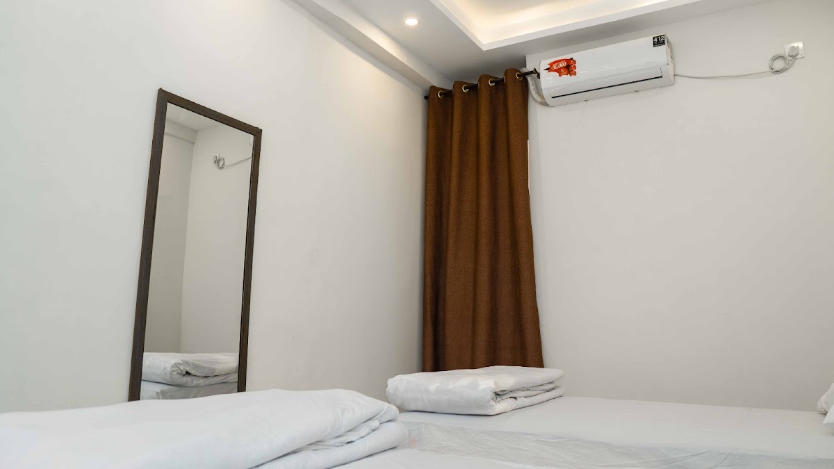 PEACE CONTINENTAL Guest House — photo 9