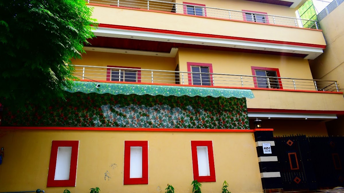 110 girls hostel