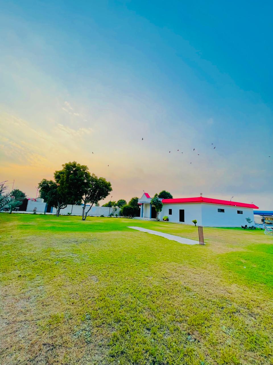 SU Farmhouse