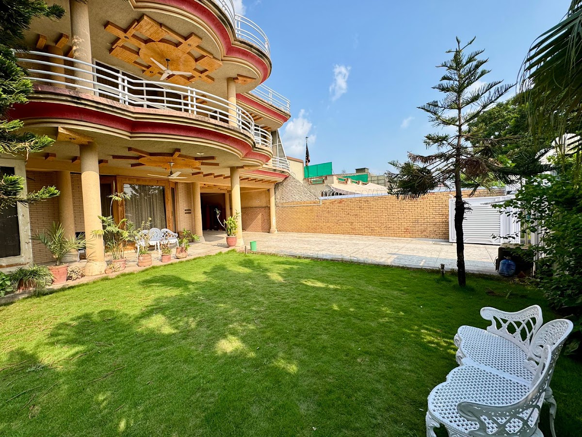 Paramount Guest House - coed hostel in Islamabad, Capital Territory