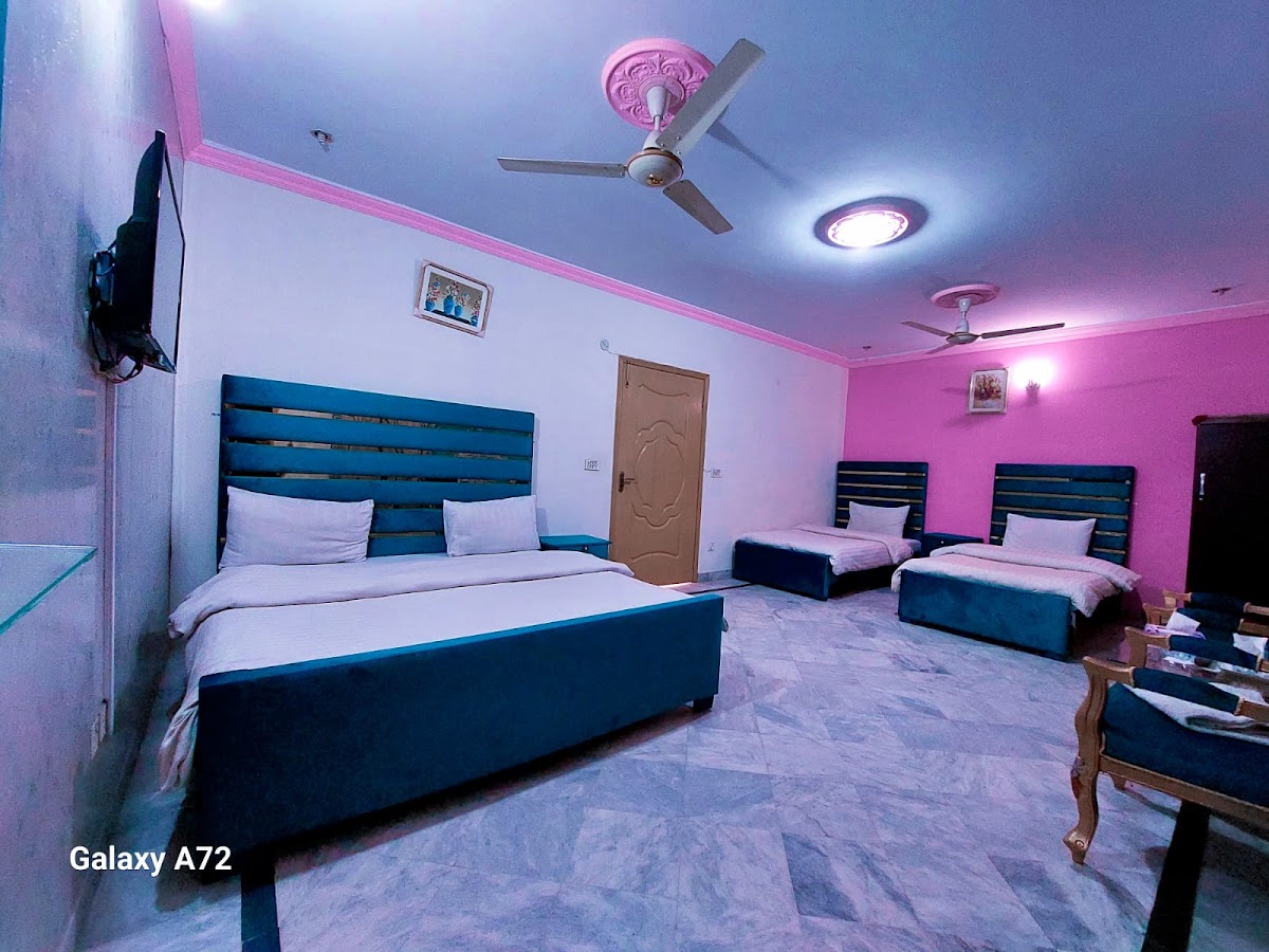 Lux Living Lodge Guest House — photo 9