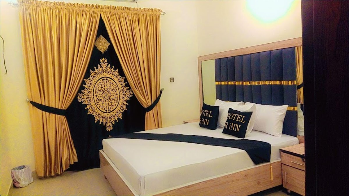 Lux Living Lodge Guest House — photo 7