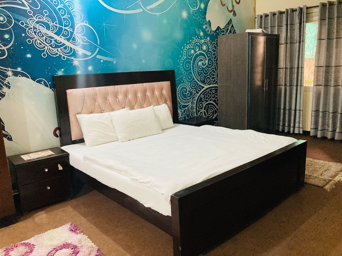 Royal Rose Guest House - coed hostel in Islamabad, Capital Territory