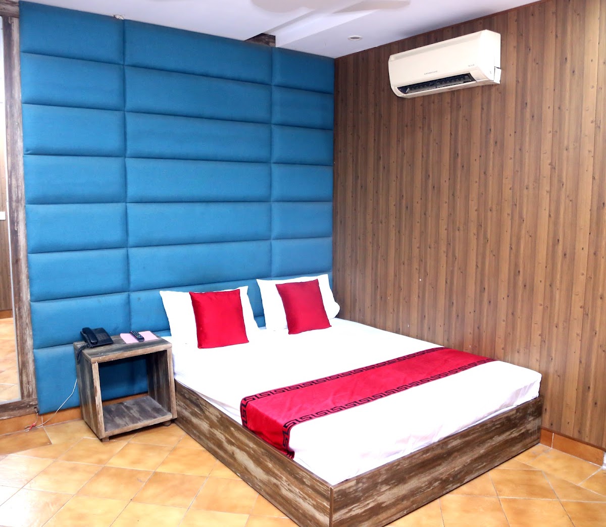 Sapphire Inn Hotel Lahore - coed hostel in Lahore, Punjab