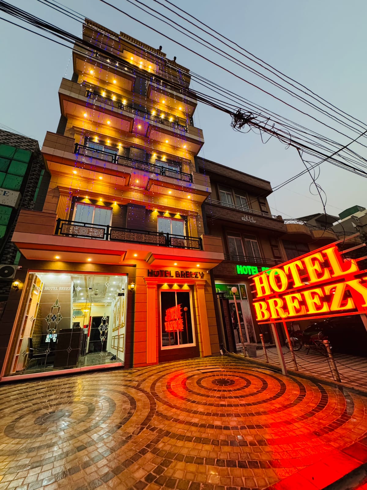 Hotel Breezy Lahore