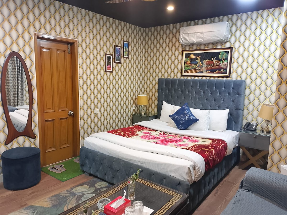 Royal Luxury Hotel