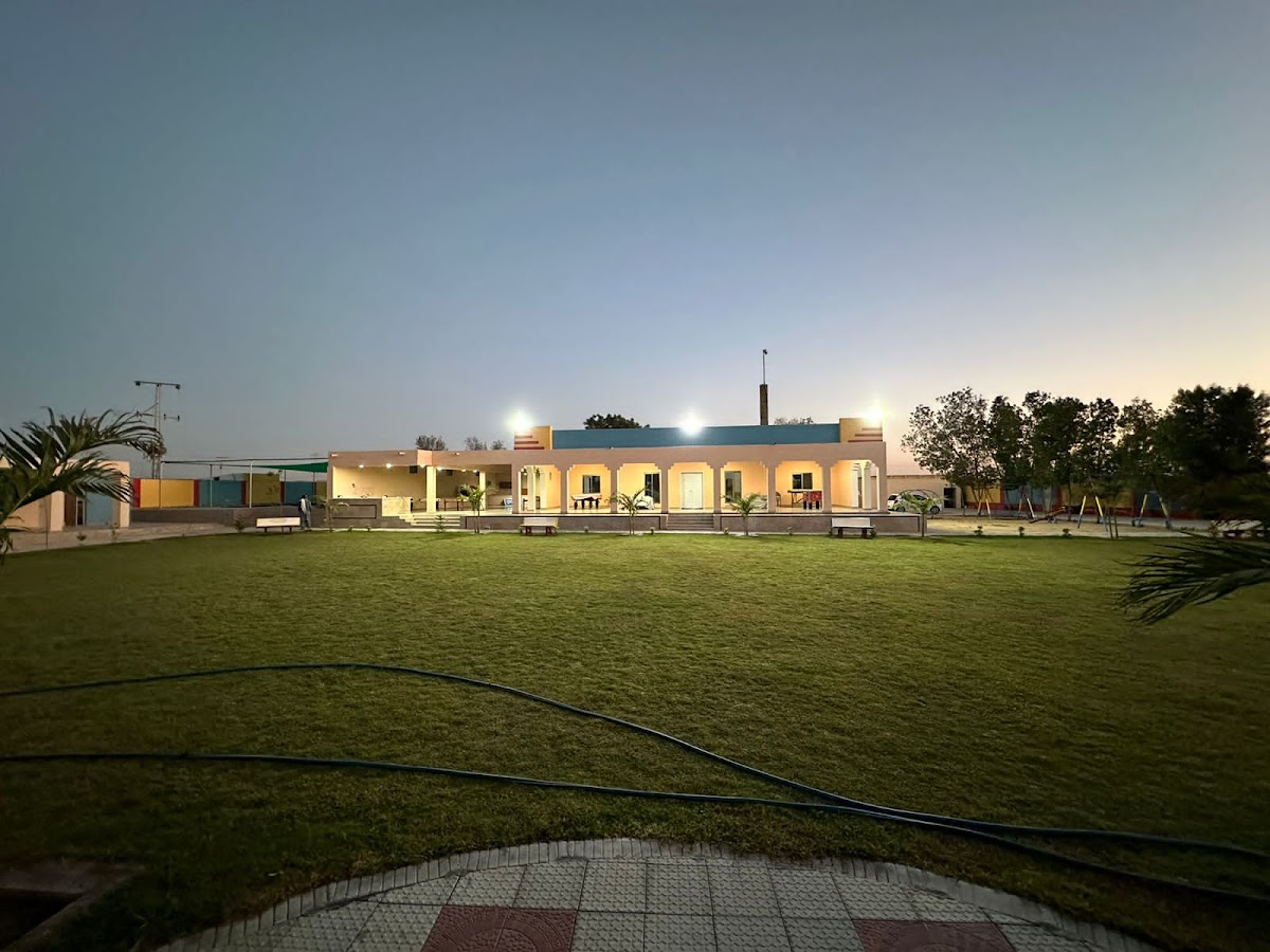 City Farmhouse Karachi - coed hostel in Karachi, Sindh
