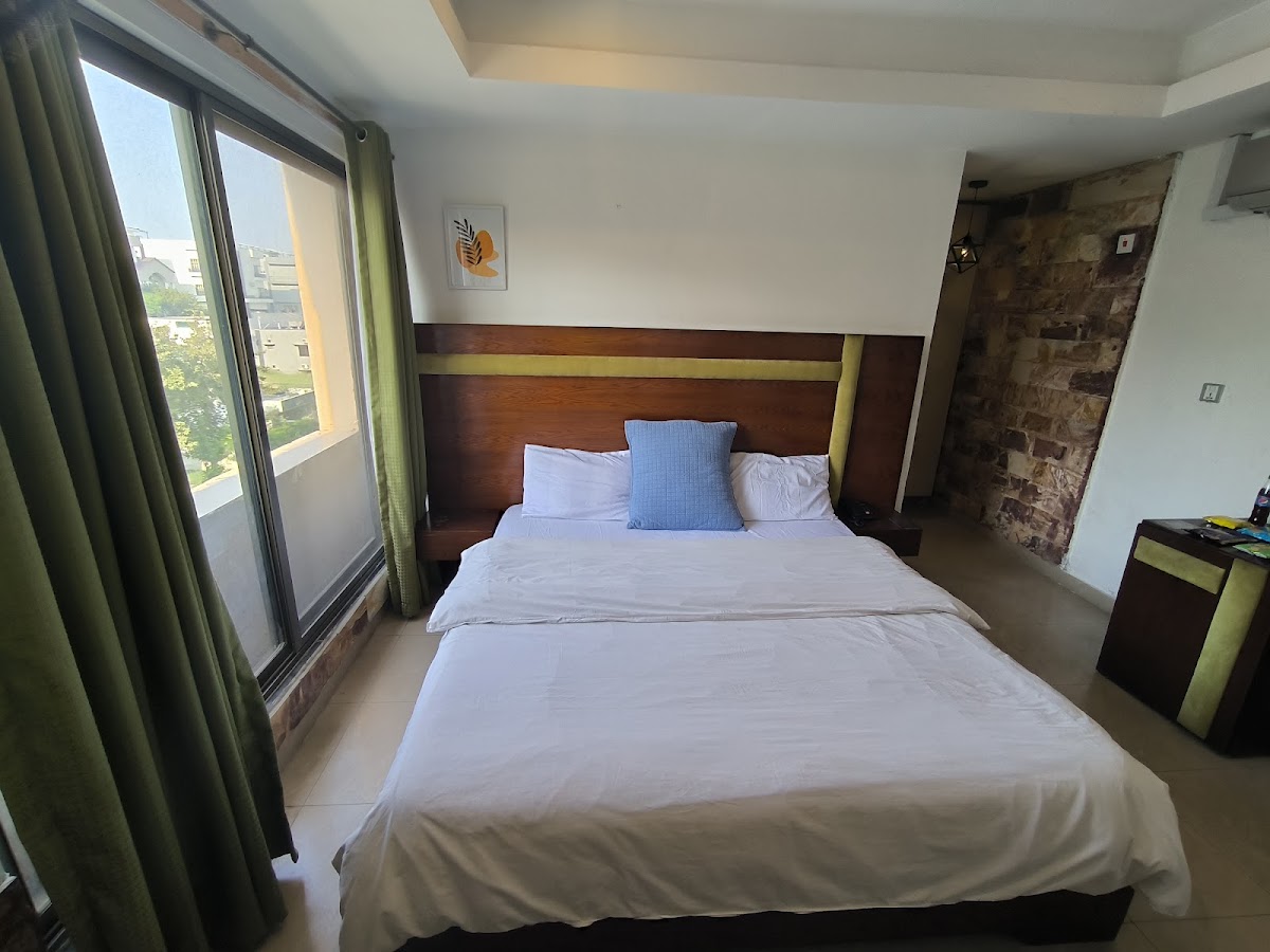 Intellectual Inn Hotel