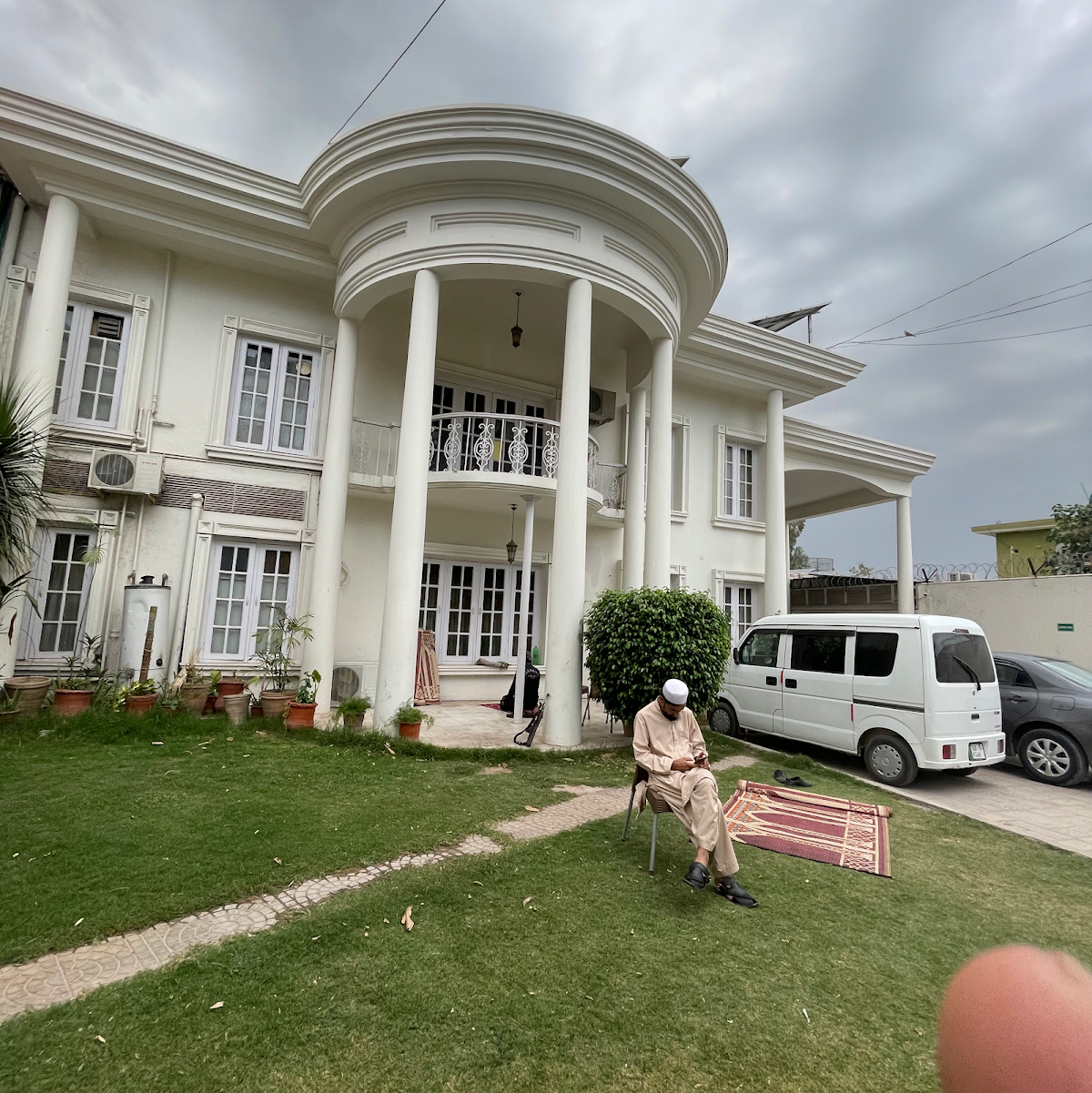 Shelton Rezidor House Peshawar - coed hostel in Peshawar, Khyber Pakhtunkhwa