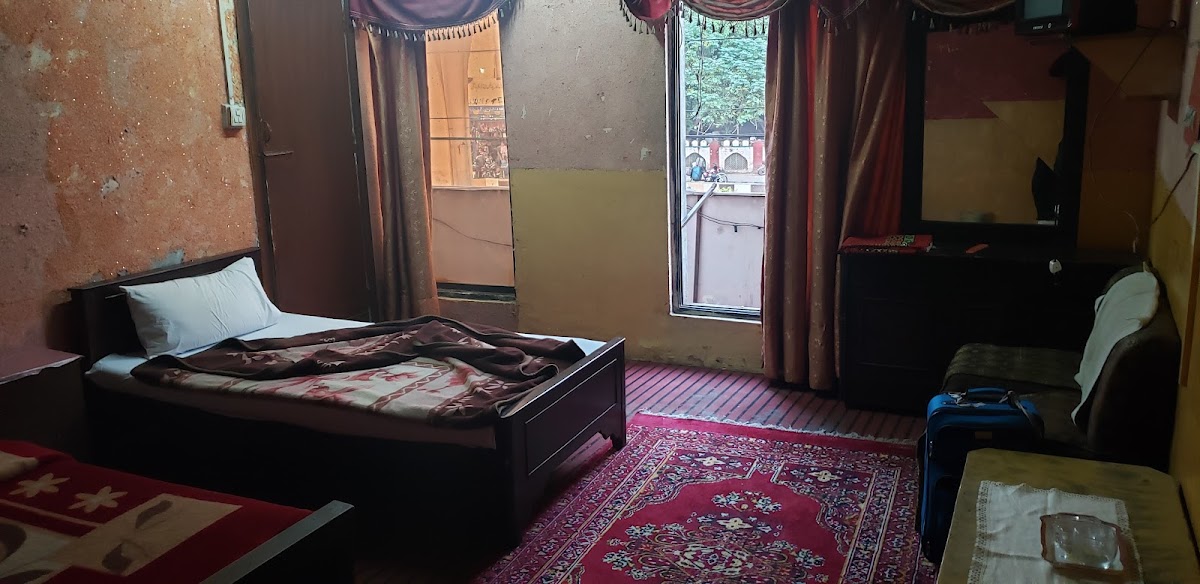 Al-Moiz Hotel - coed hostel in Rawalpindi, Punjab