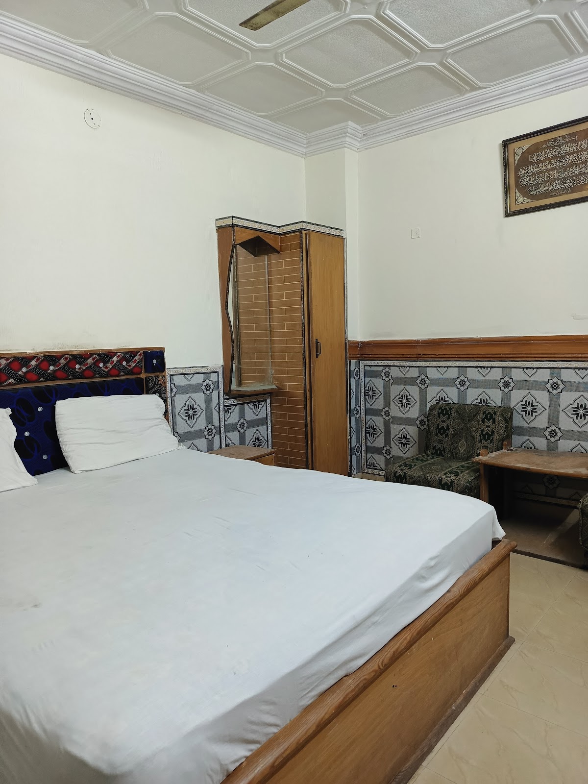 Mall City Hotel Lahore - coed hostel in Lahore, Punjab