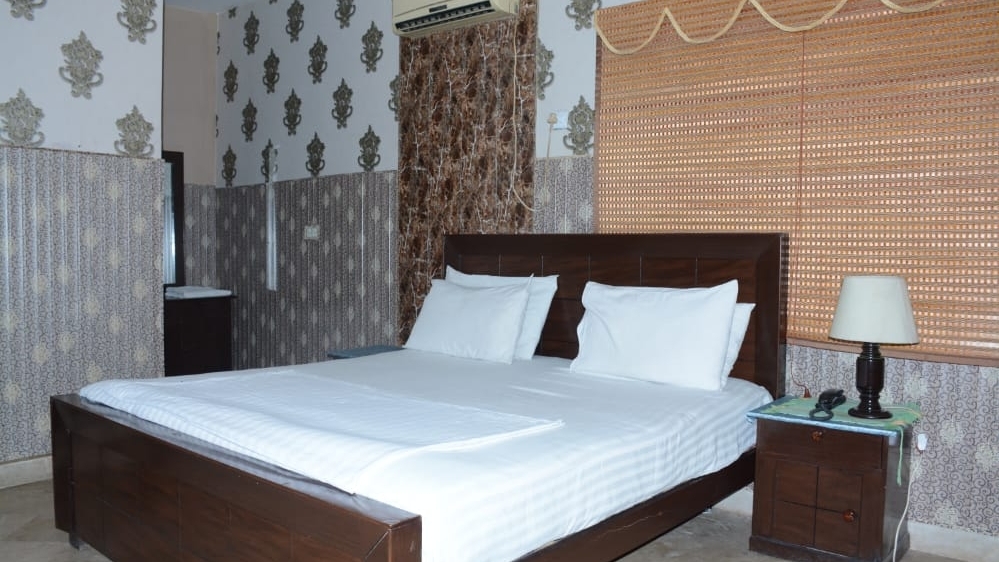 Hotel Sweet Inn Lahore - coed hostel in Lahore, Punjab