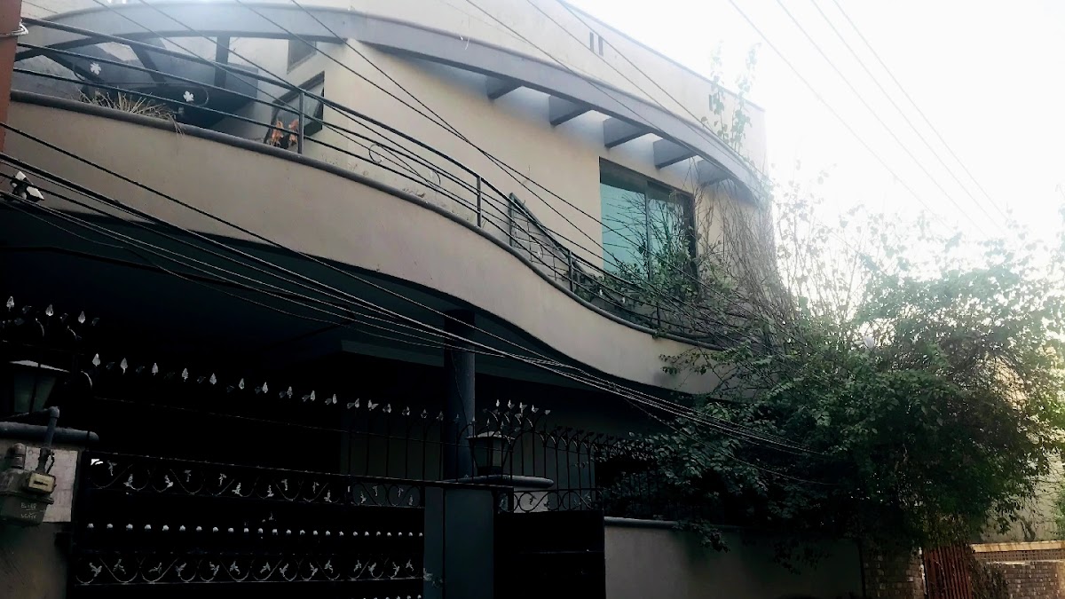 Mian Khurram Shahzad میاں خرم شہزاد - coed hostel in Lahore, Punjab