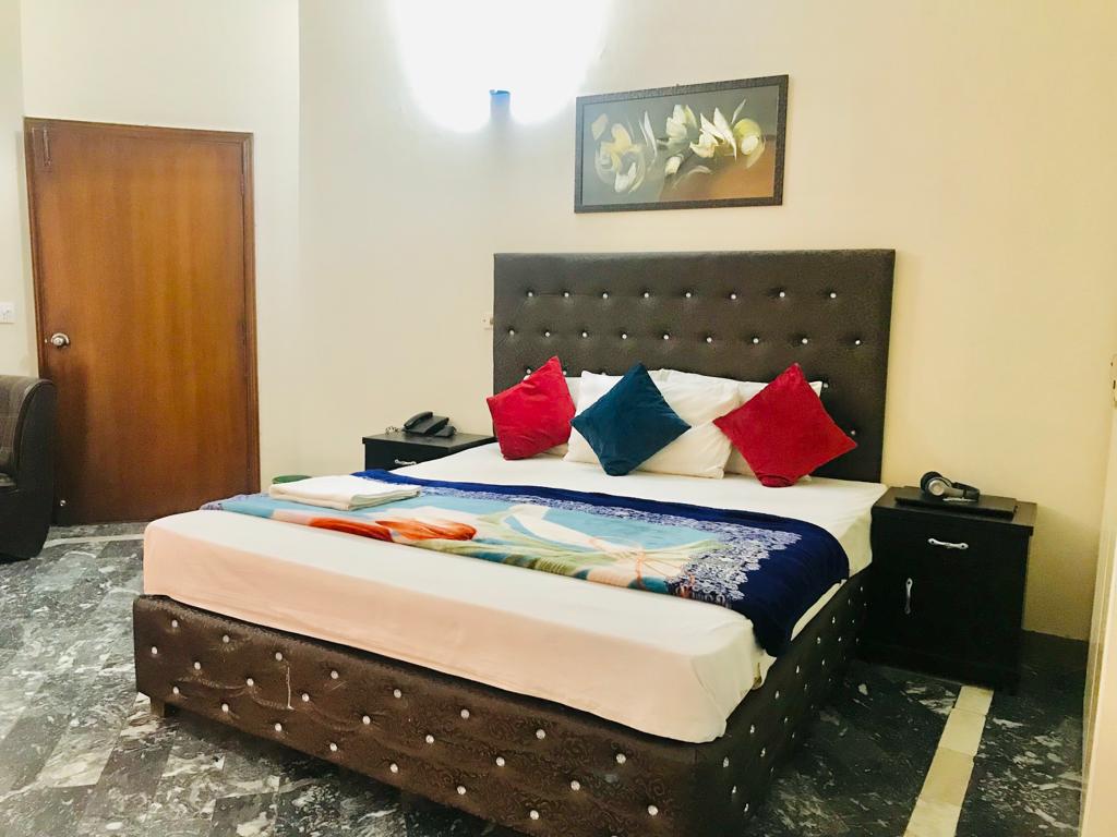 Hotel Rose Inn Lahore