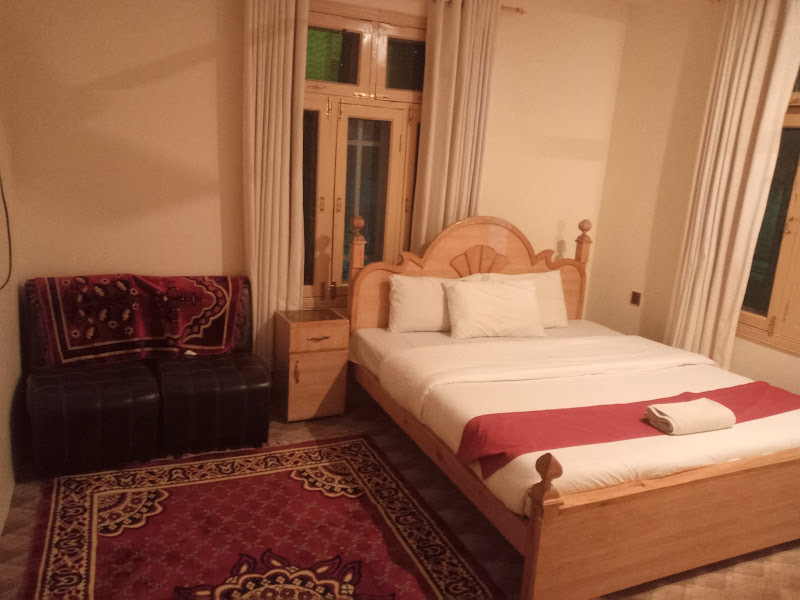 Hunza Hotel Downtown