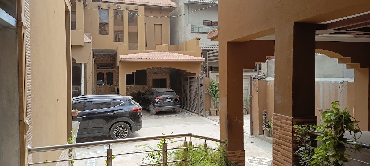 Royal Continental Guest House Peshawar - coed hostel in Peshawar, Khyber Pakhtunkhwa