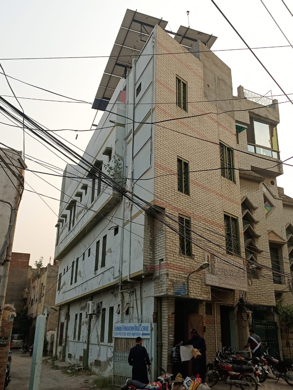 Malik Boys hostel gulberg