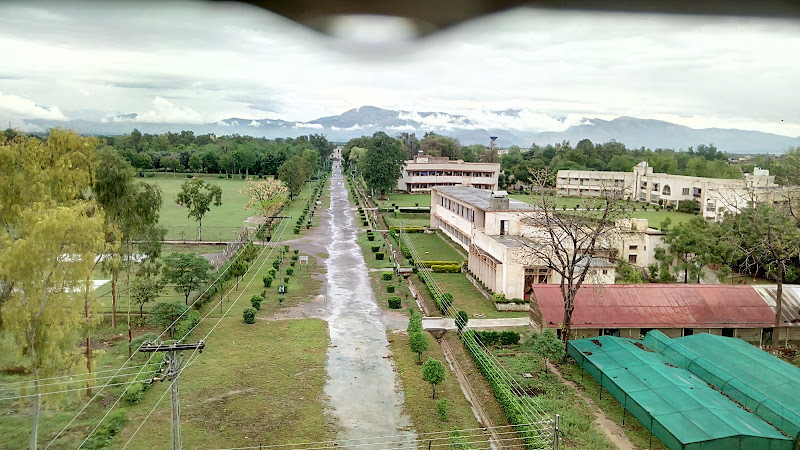 Fakhr Unisa Boys Hostel Rahatabad