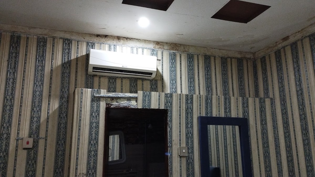 Hotel Four Season Inn - coed hostel in Lahore, Punjab