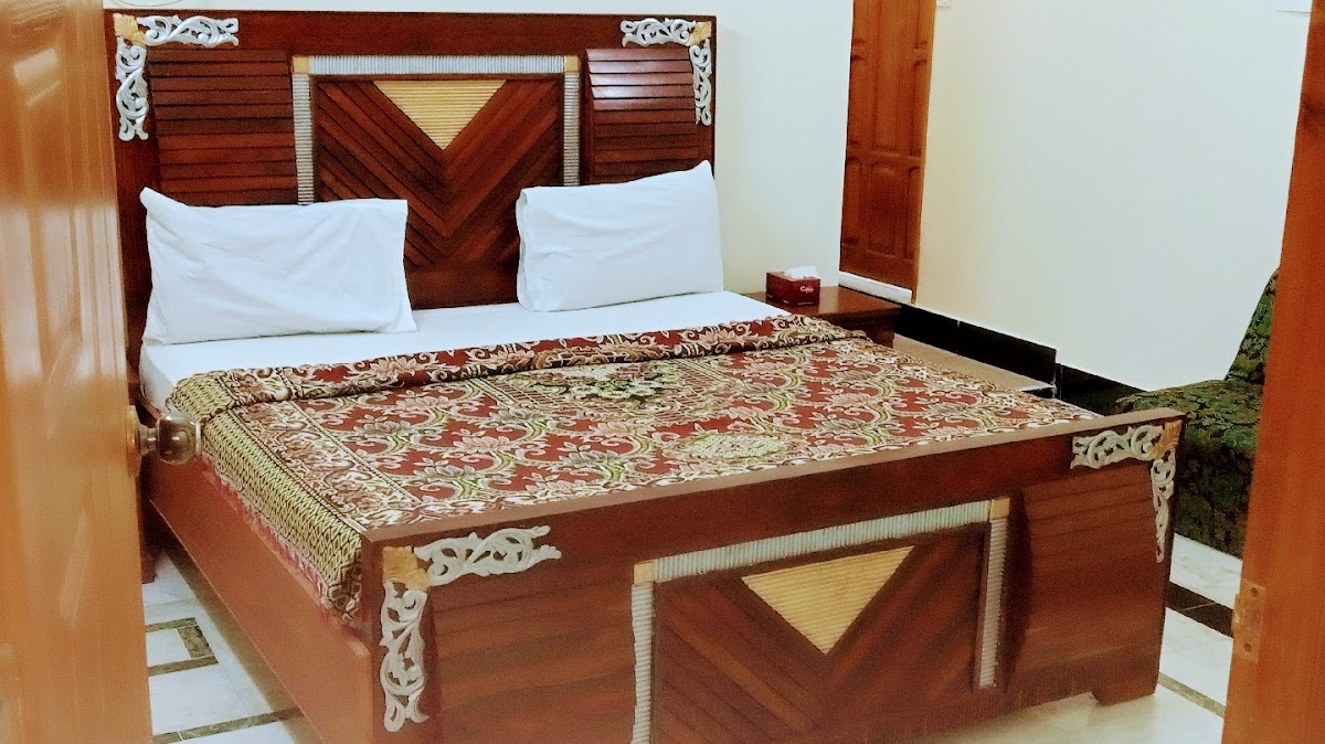 Luxury Palace Guest House Karachi - coed hostel in Karachi, Sindh