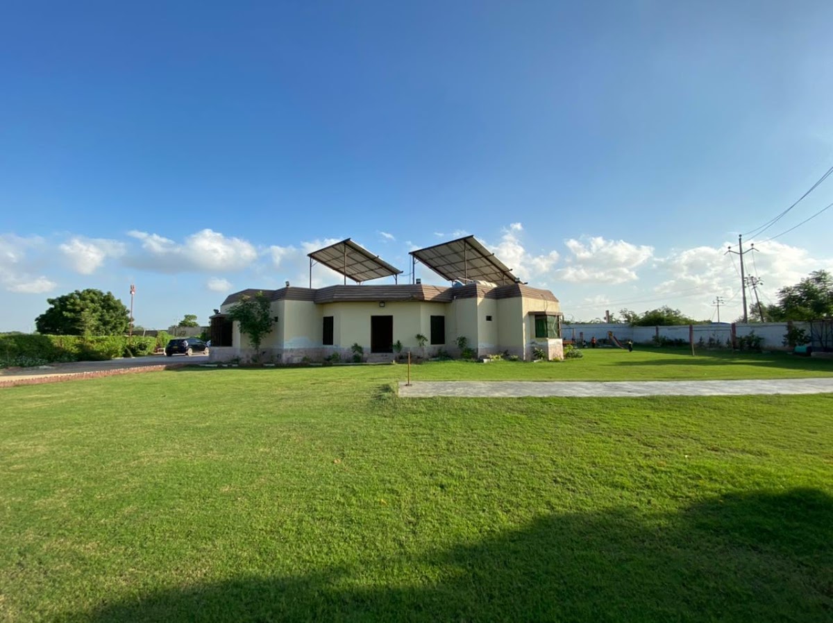 Four Seasons Farmhouse