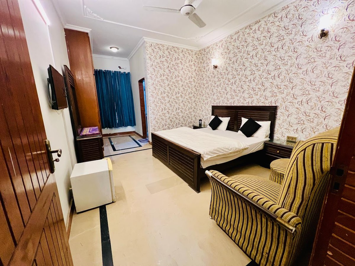 Step Inn Guest House Islamabad — photo 10