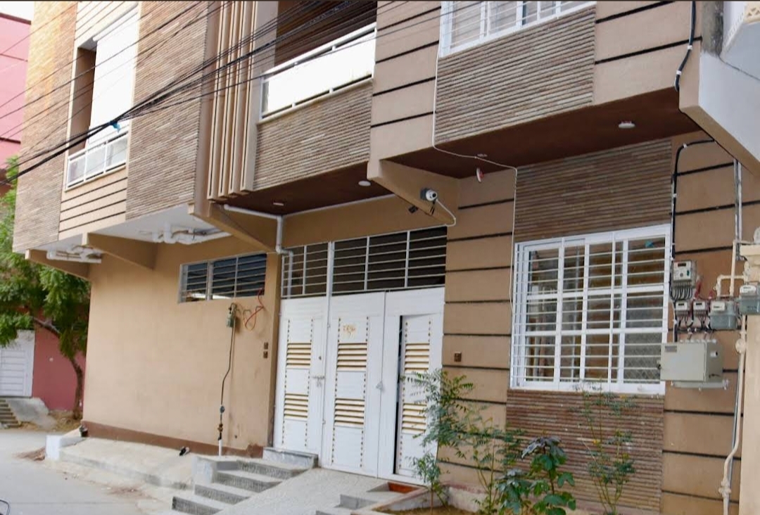 White Rose BNB Guest House - coed hostel in Karachi, Sindh