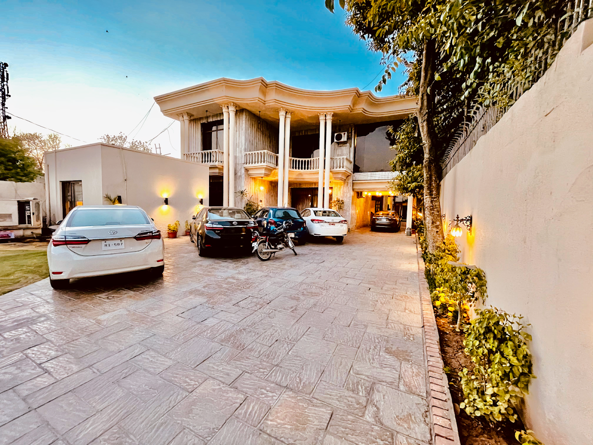 Shelton Guest House - coed hostel in Islamabad, Capital Territory