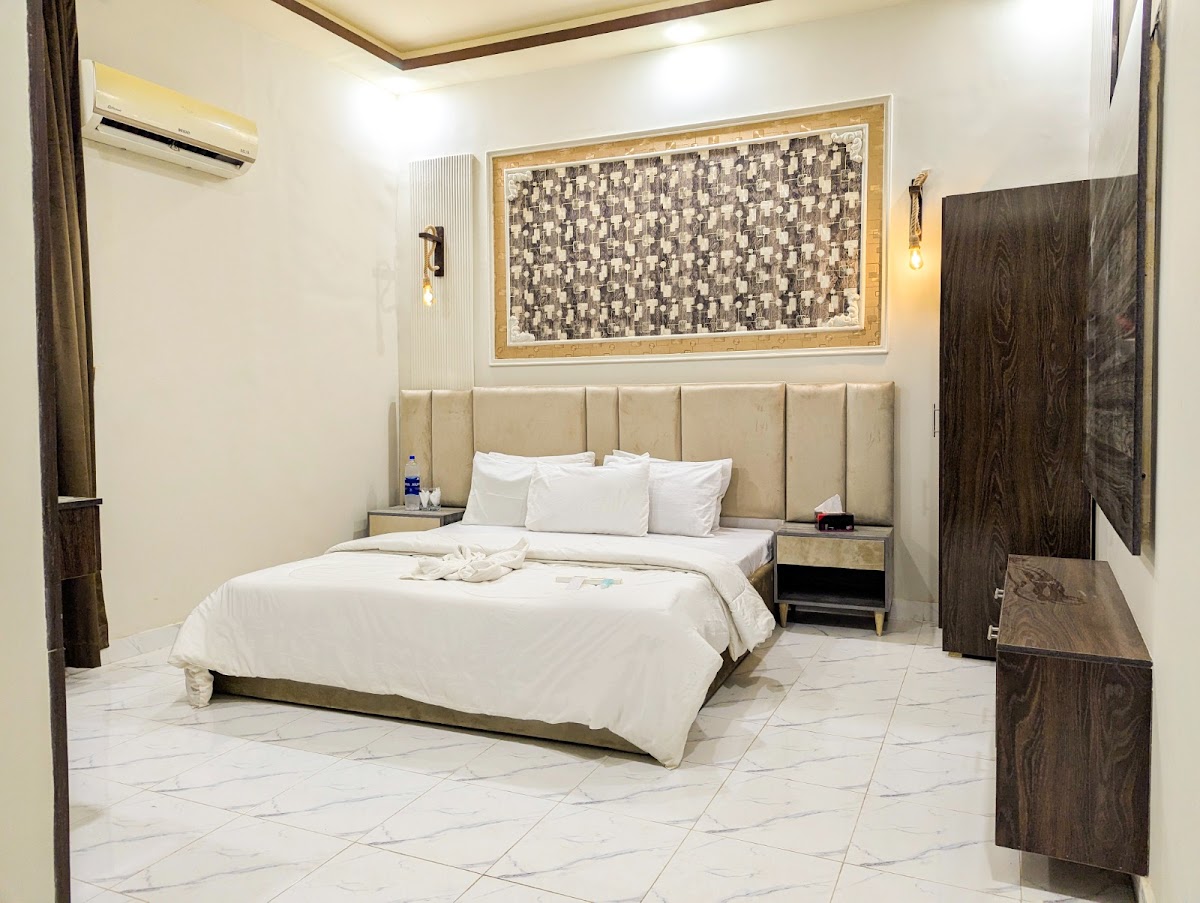 Hotel SkyLIT