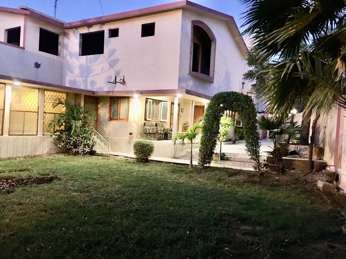 Rose Family Guest House Millennium