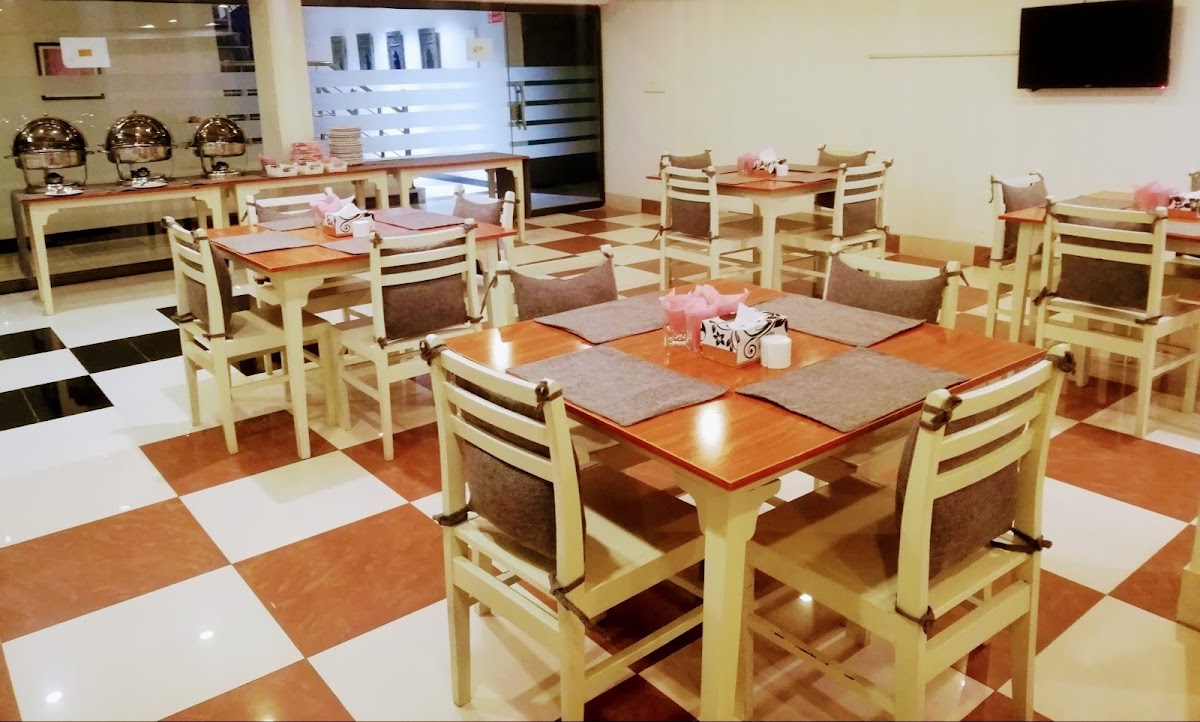 Atlas hotel - Affordable Luxury 3 Star Hotel in F-7 Islamabad — photo 9
