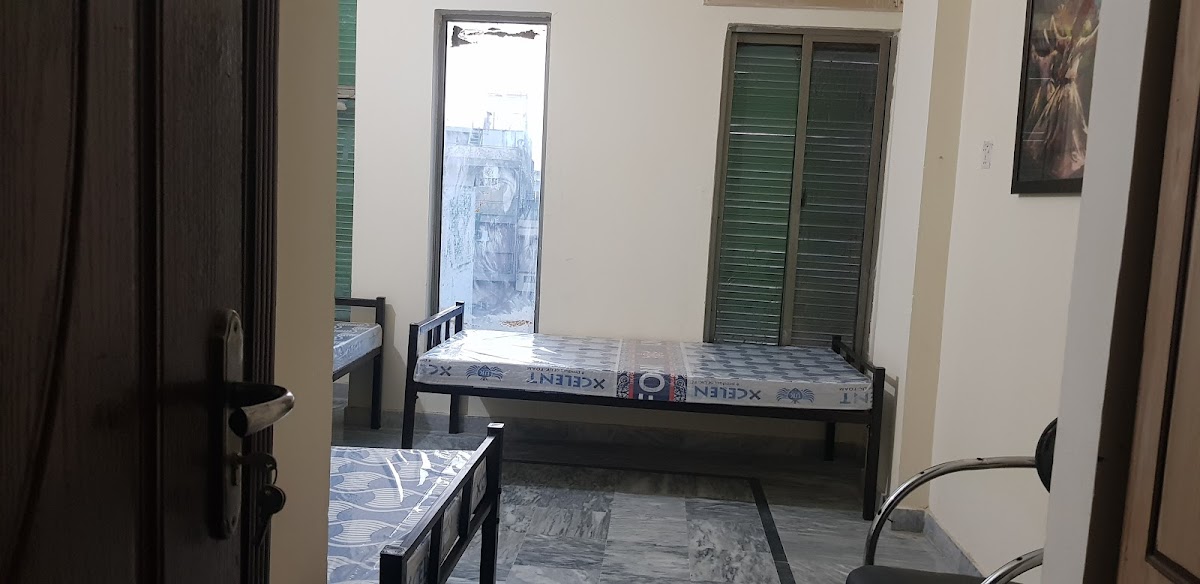 Pinewood Hostels for Girls — photo 8