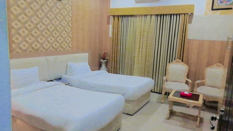 Helen One Hotel - coed hostel in Lahore, Punjab