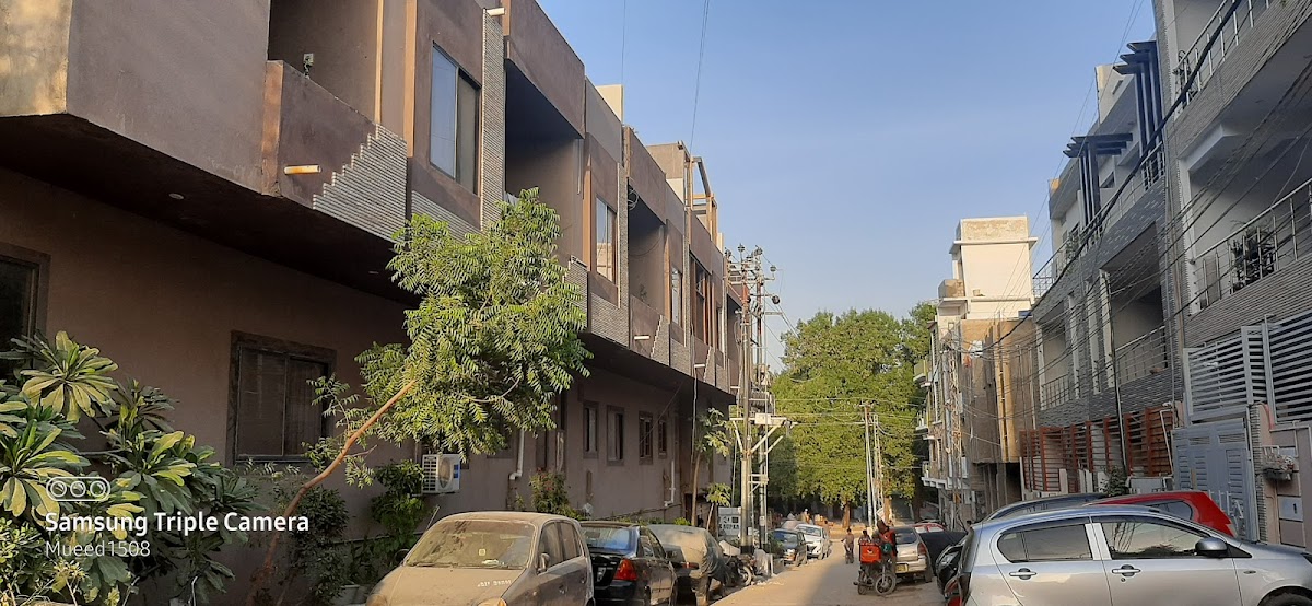 Student Housing Hostel (Jauhar Branch) - coed hostel in Karachi, Sindh