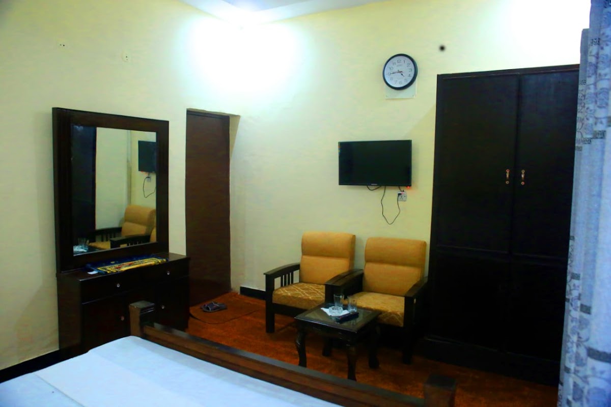 Roomi lodge hotel & Guest House — photo 10
