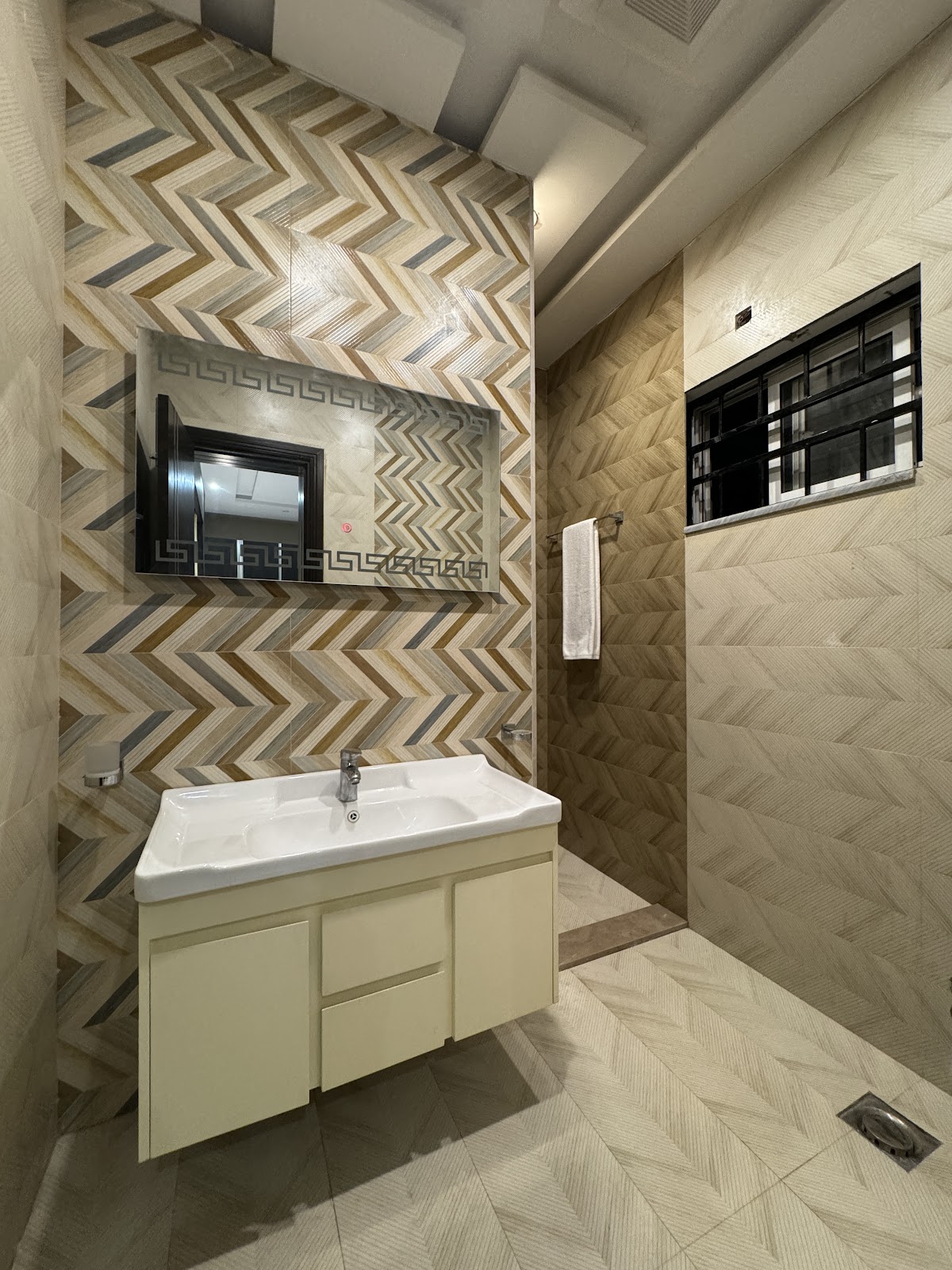 Palm Tree Hotel & Luxury Suites - Gulberg 3 — photo 10