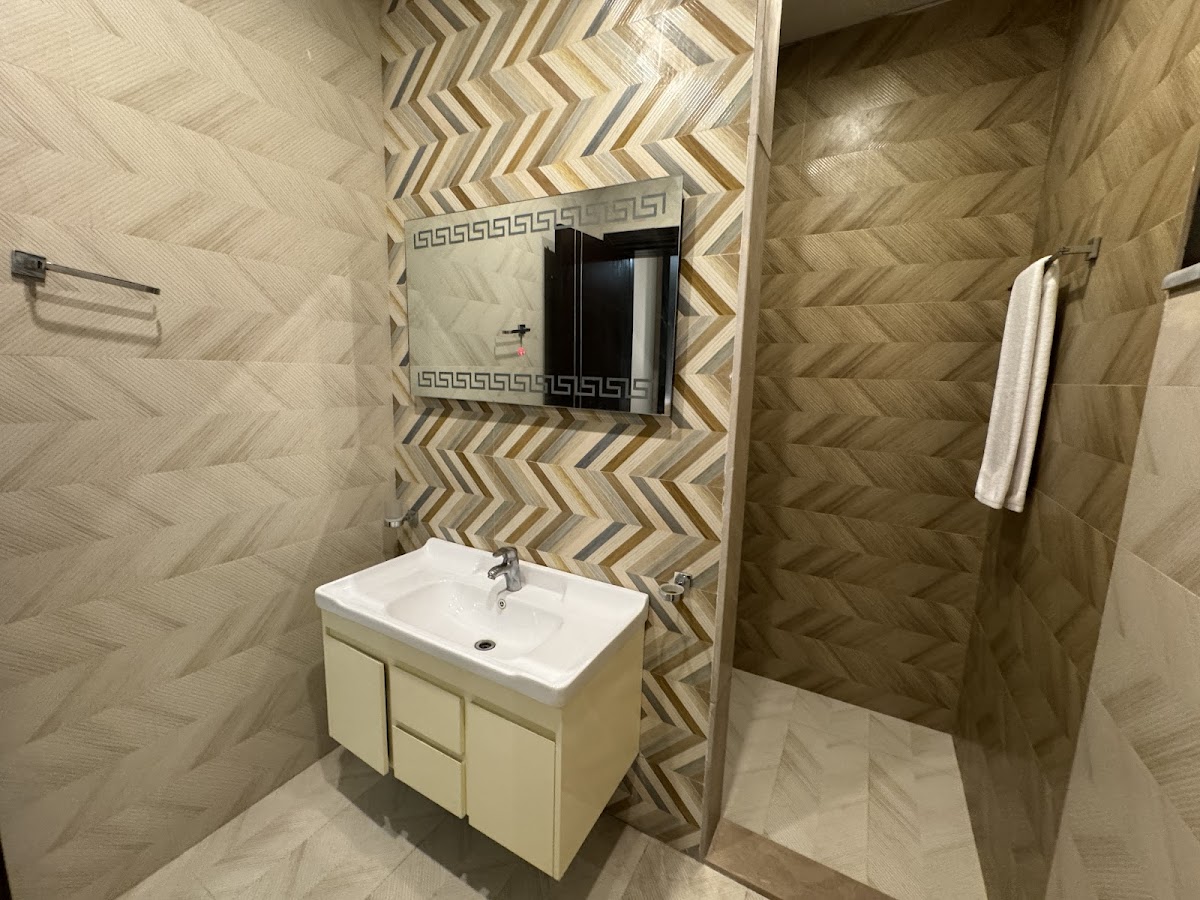 Palm Tree Hotel & Luxury Suites - Gulberg 3 — photo 9