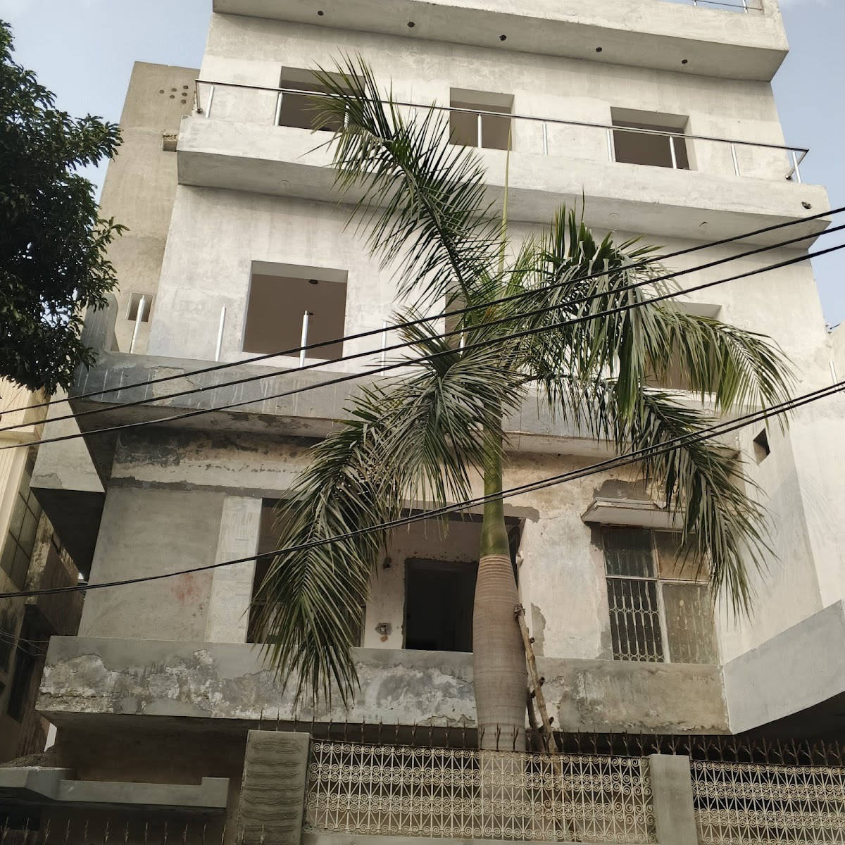 Royal Blue Girls Hostel Gulberg Lahore — photo 8