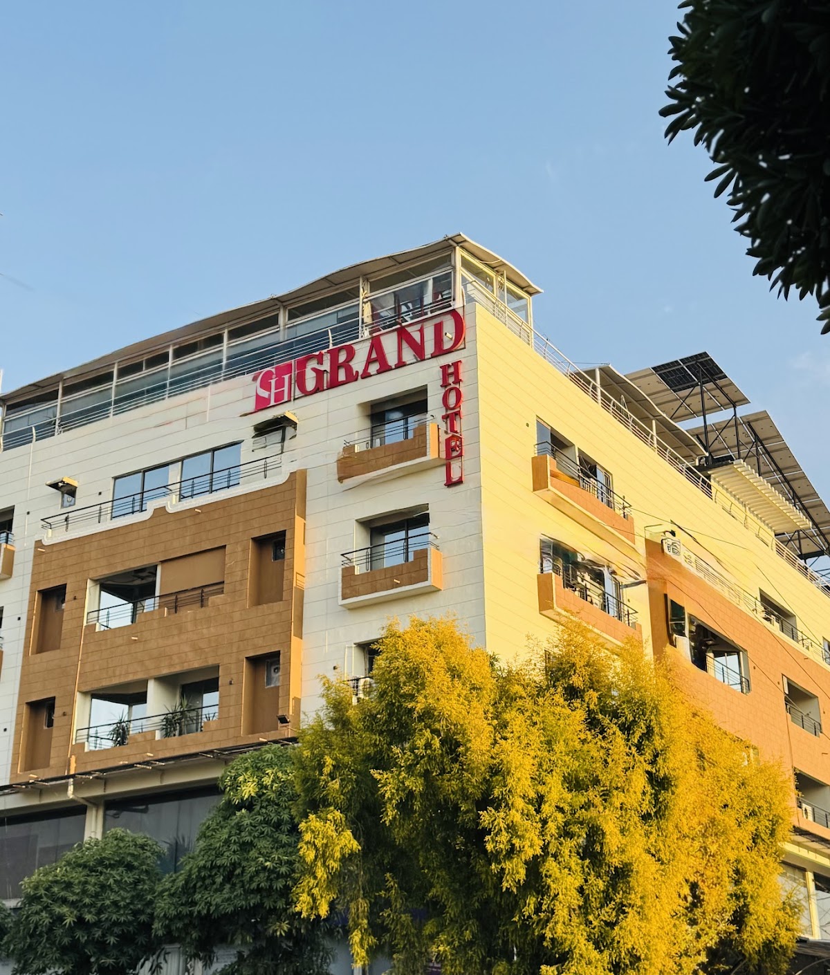 Grand Islamabad Hotel - coed hostel in Islamabad, Capital Territory