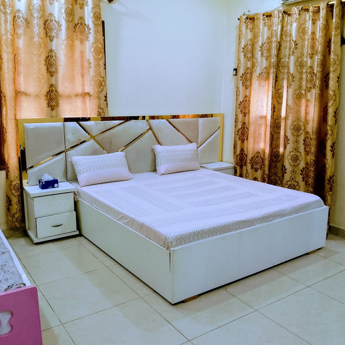 Guest House Karachi - coed hostel in Karachi, Sindh
